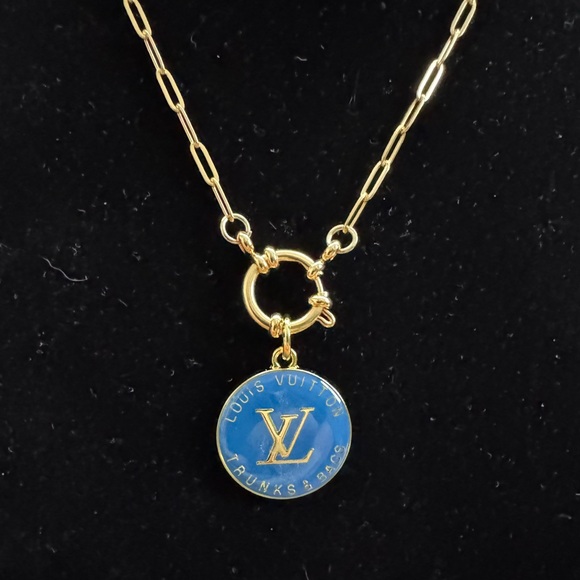 ✨ Royal Blue Trunk & Bag Charm Necklace – 18” Paperclip‎ Chain ✨ - Picture 3 of 4